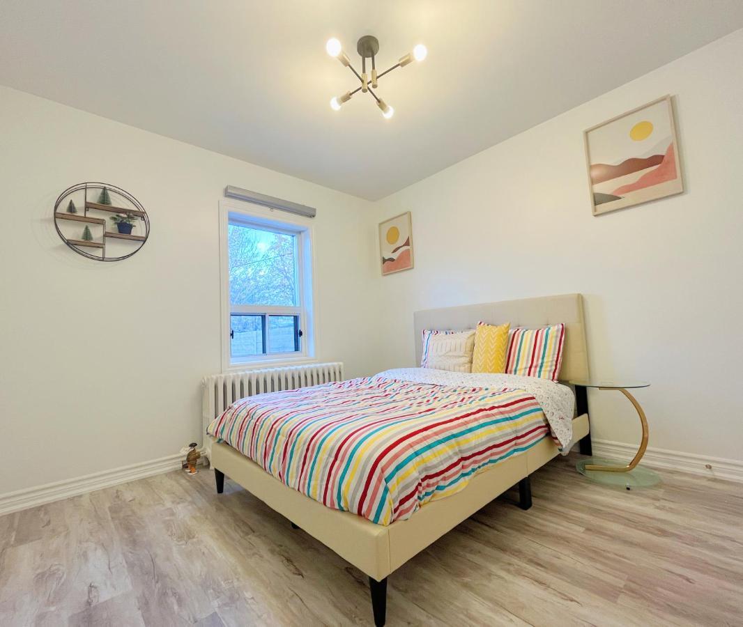 Hotel 2B With Parking, 10Km To Toronto Downtown Esterno foto